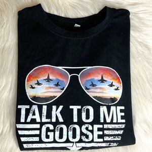 Top Gun “Talk To Me Goose” Short Sleeve Graphic T-Shirt size medium